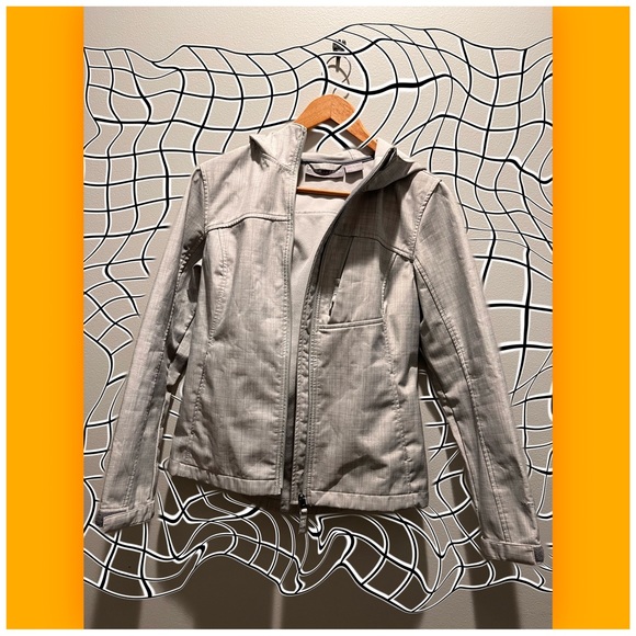 ☑️🪙Silver Rain Jacket🧭🔦 - Picture 1 of 5